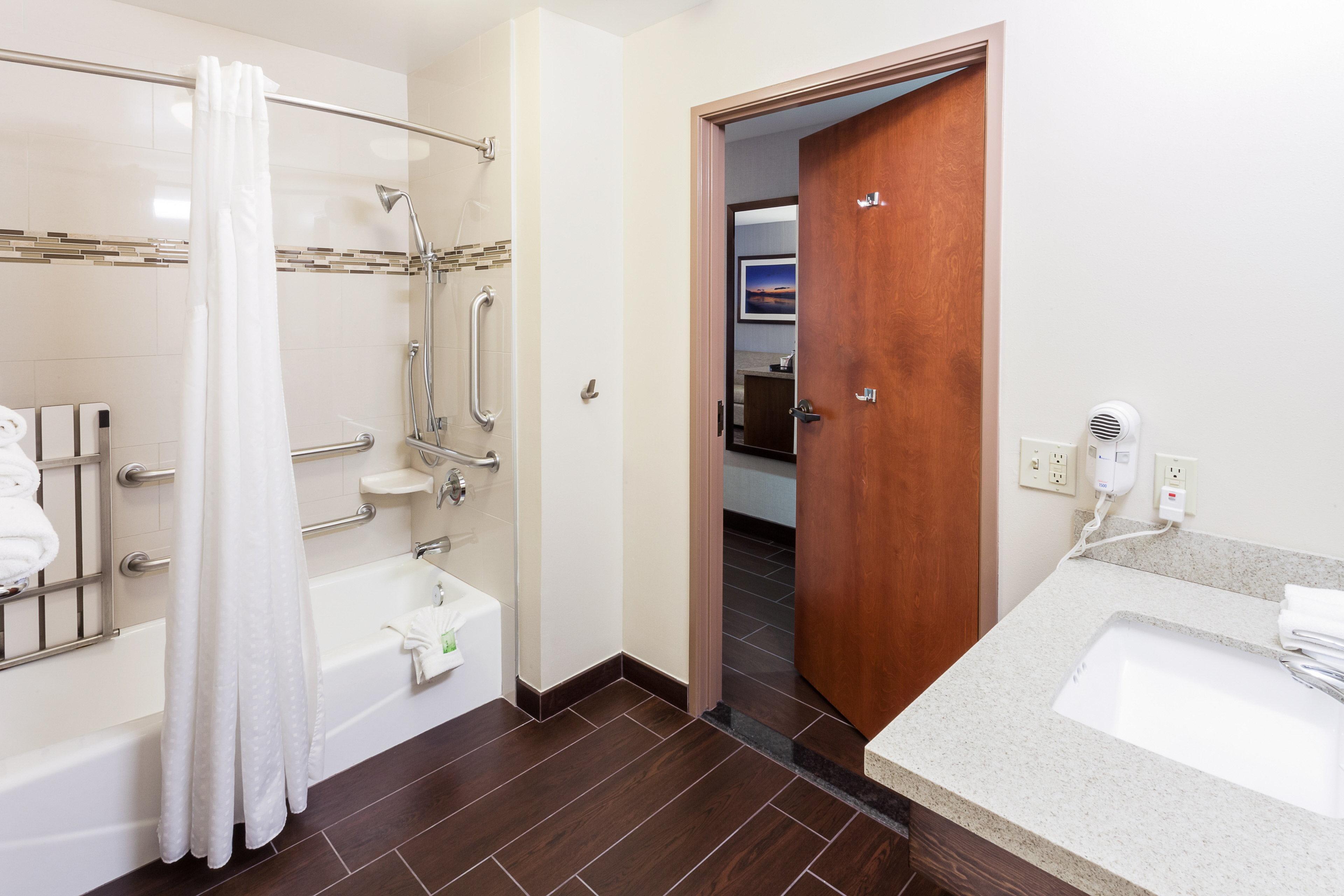Express & By Ihg