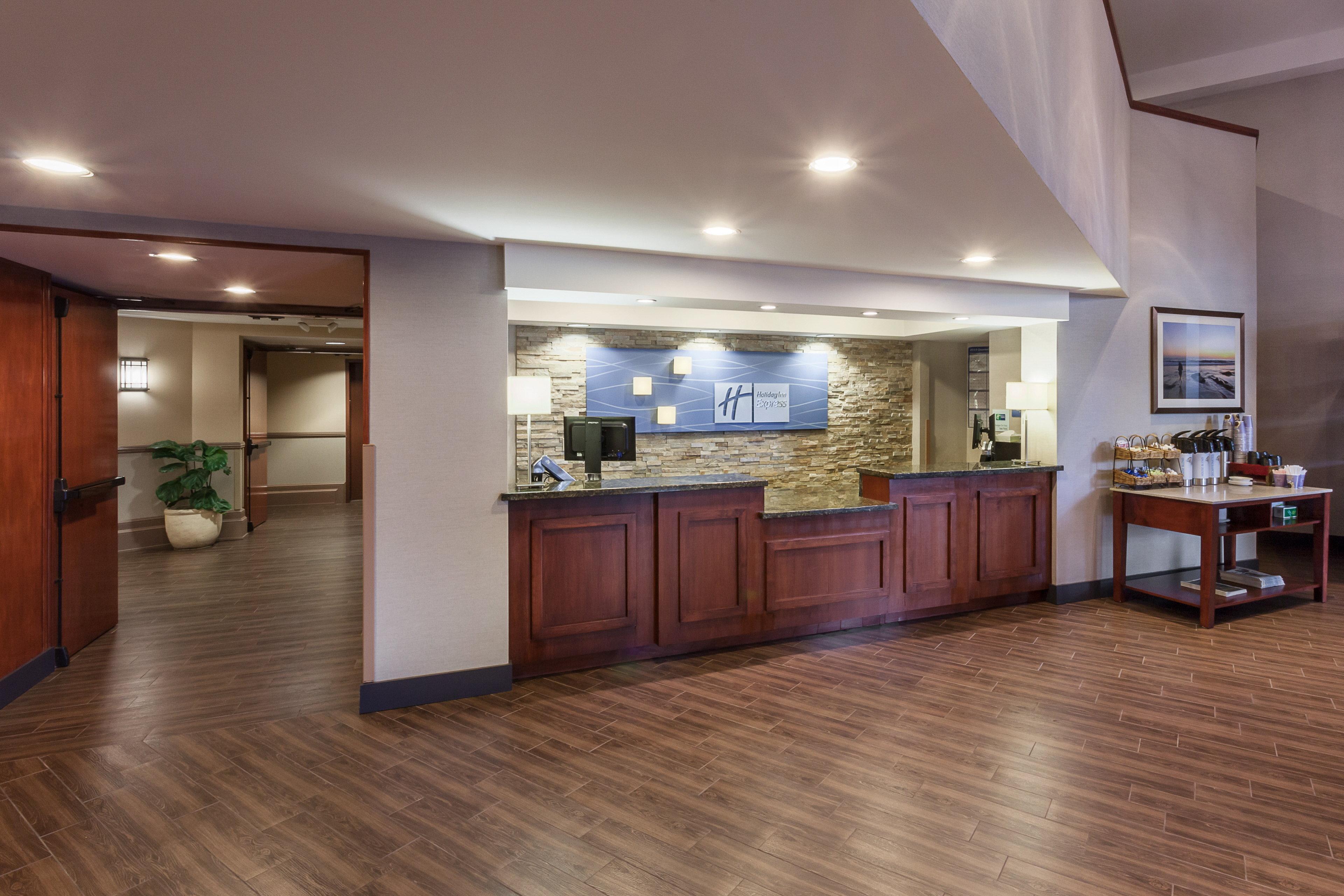 Inn Express & By Ihg Carpinteria