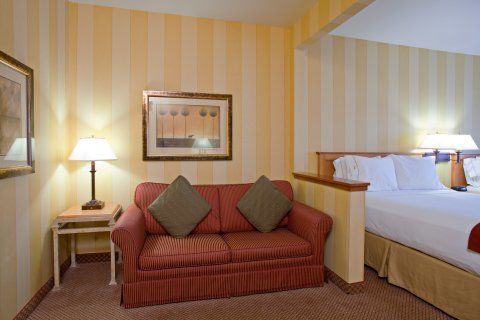 Express & By Ihg 3*