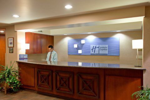 Inn Express & By Ihg 3*