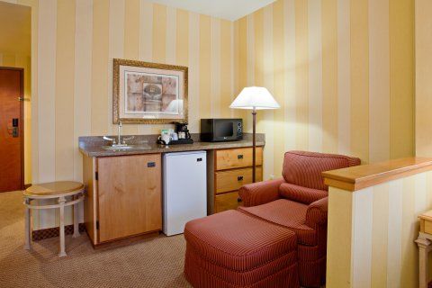 Inn Express & By Ihg 3*