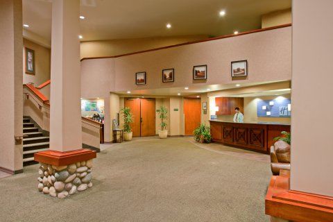 Express & By Ihg Carpinteria
