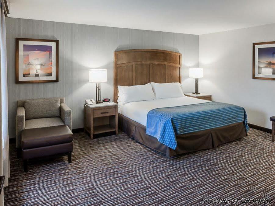 Express & By Ihg Inn 3*
